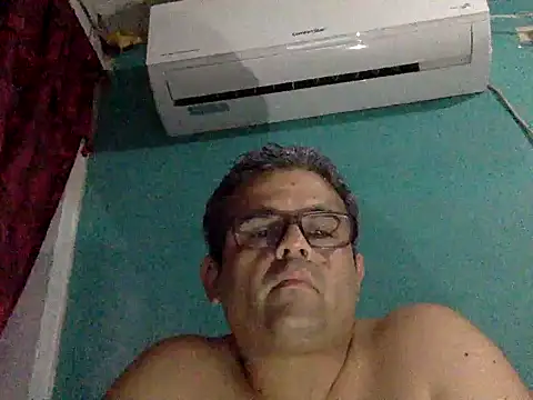 Snapshot of Katracho6969 chatting on 10.11.25 Katracho6969 online show from 10.11.25