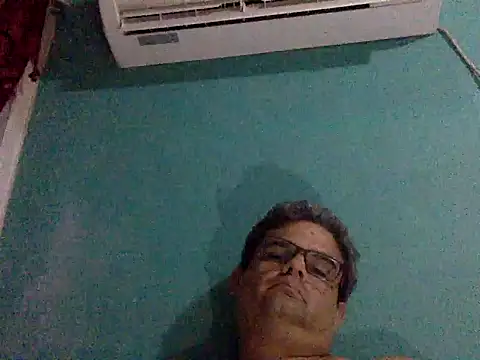 Snapshot of Katracho6969 chatting on 10.13.25 Katracho6969 online show from 10.13.25