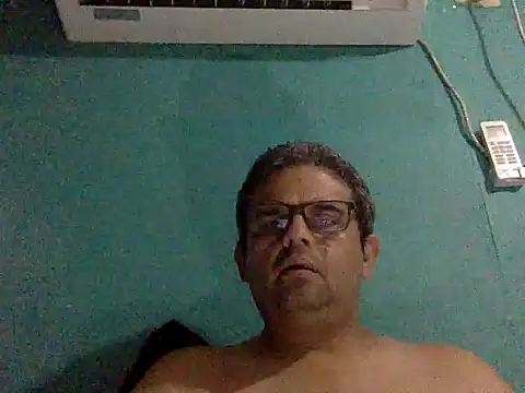 Snapshot of Katracho6969 chatting on 10.15.25 Katracho6969 online show from 10.15.25