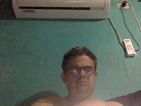 Snapshot of Katracho6969 chatting on 10.19.25 Katracho6969 online show from 10.19.25