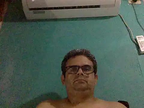 Snapshot of Katracho6969 chatting on 10.20.25 Katracho6969 online show from 10.20.25