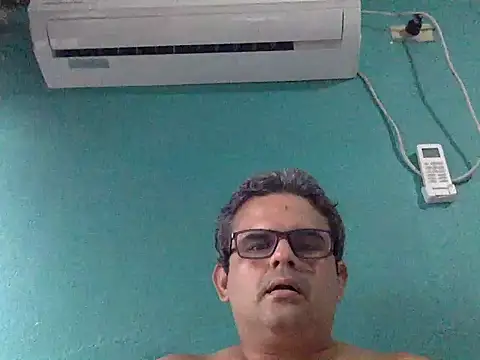 Snapshot of Katracho6969 chatting on 10.26.25 Katracho6969 online show from 10.26.25