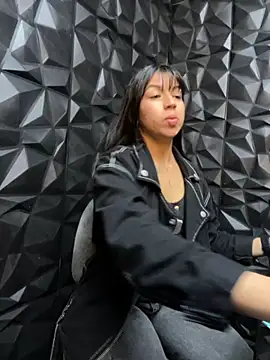 lil charme online show from 10.04.25