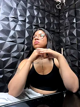 lil charme online show from 10.23.25