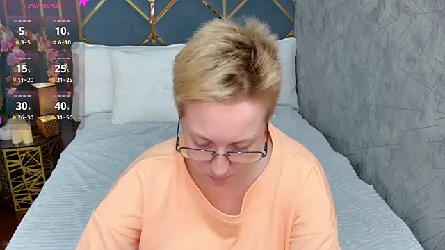 AlexandraGreen online show from 10.12.25