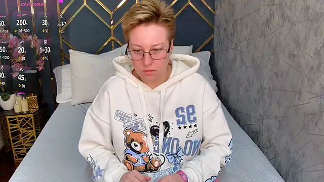 AlexandraGreen online show from 10.22.25