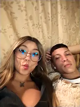 Snapshot of Ella_rr chatting on 10.11.25 Ella rr online show from 10.11.25