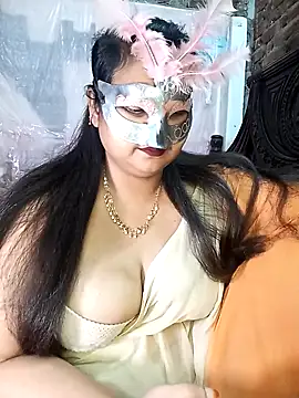 Snapshot of Tanisha-Chy chatting on 11.18.25 Tanisha-Chy online show from 11.18.25