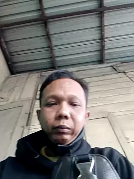 Snapshot of Arya85 chatting on 09.24.25 Arya85 online show from 09.24.25