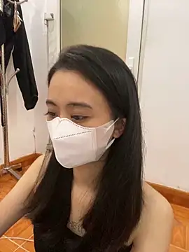 Snapshot of Mochi21 chatting on 10.04.25 Mochi21 online show from 10.04.25