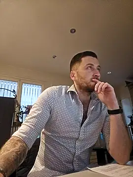 Snapshot of Keviios chatting on 10.01.25 Keviios online show from 10.01.25