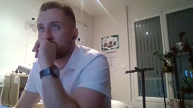 Snapshot of Keviios chatting on 10.28.25 Keviios online show from 10.28.25