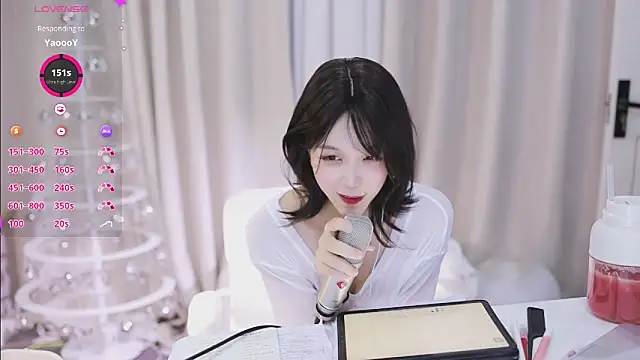 Snapshot of keke-04 chatting on 09.15.25 keke-04 online show from 09.15.25