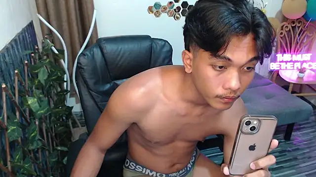 chris hot asian loverboy online show from 11.22.25