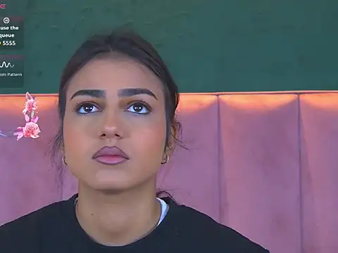 VanessaOlive online show from 10.28.25