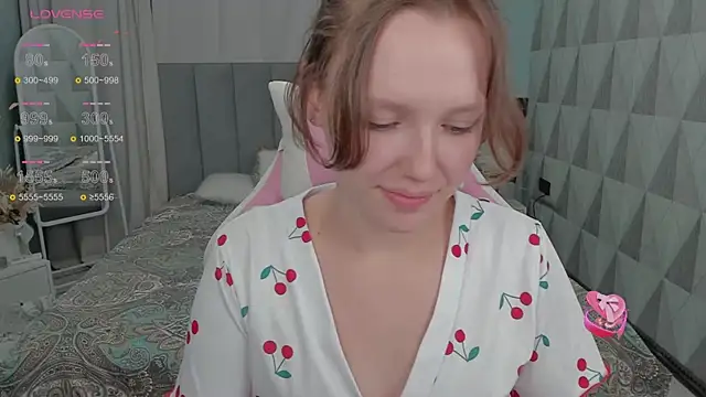 Snapshot of Hellena_Here chatting on 09.10.25 Hellena Here online show from 09.10.25