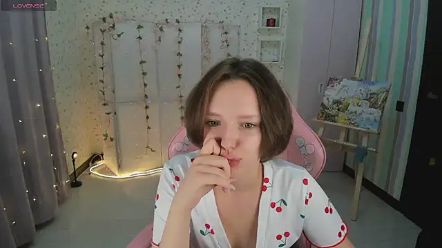 Snapshot of Hellena_Here chatting on 09.14.25 Hellena Here online show from 09.14.25