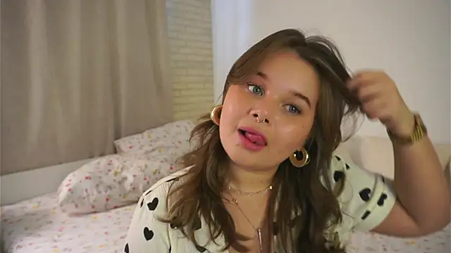 Anna Nicol online show from 09.22.25