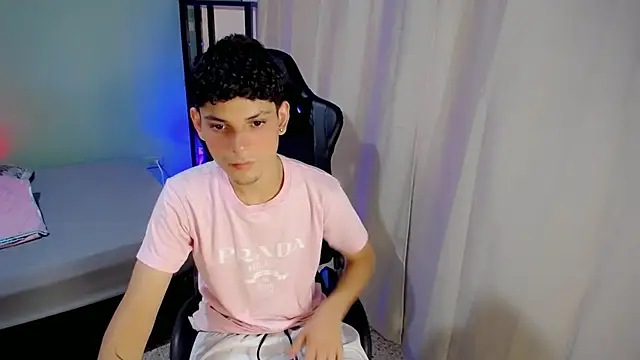 dilan hott  online show from 09.30.25