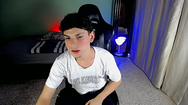 dilan hott  online show from 10.02.25