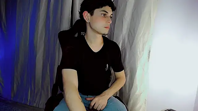 dilan hott  online show from 10.08.25