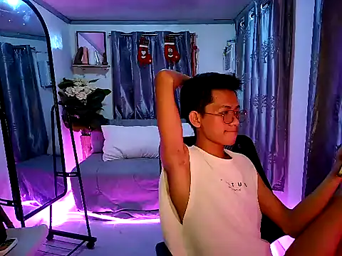 Skinny CumLoader69 online show from 11.13.25