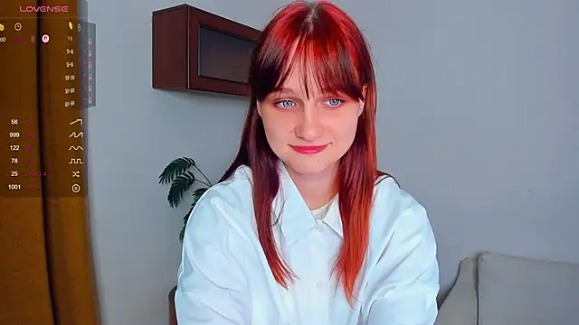 Snapshot of KatyKufel chatting on 09.23.25 KatyKufel online show from 09.23.25