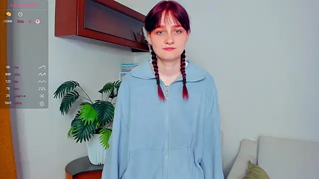 Snapshot of KatyKufel chatting on 09.27.25 KatyKufel online show from 09.27.25