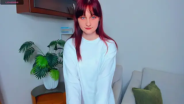 Snapshot of KatyKufel chatting on 10.10.25 KatyKufel online show from 10.10.25