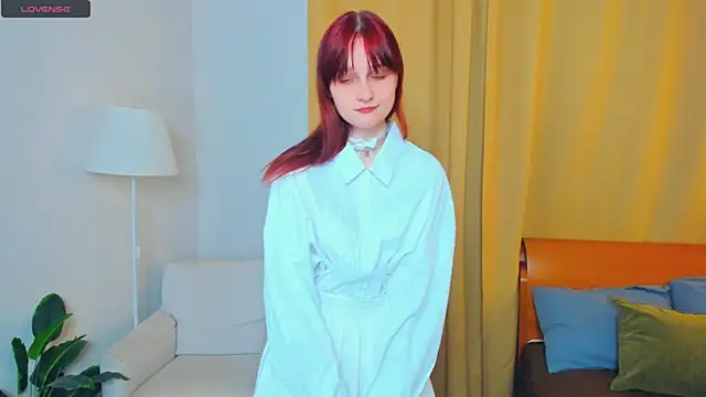 Snapshot of KatyKufel chatting on 10.28.25 KatyKufel online show from 10.28.25