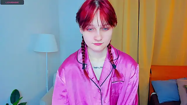 Snapshot of KatyKufel chatting on 11.01.25 KatyKufel online show from 11.01.25