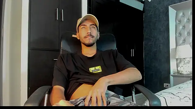 Snapshot of JhosuaCollins_ chatting on 09.11.25 JhosuaCollins  online show from 09.11.25