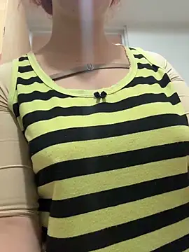 Snapshot of bri_von_dhara__ chatting on 09.11.25 bri von dhara   online show from 09.11.25