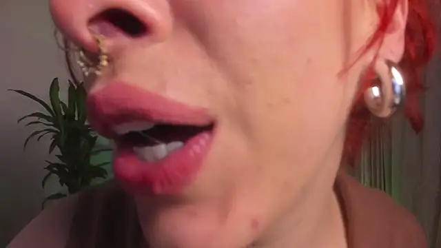 Snapshot of bri_von_dhara__ chatting on 10.15.25 bri von dhara   online show from 10.15.25