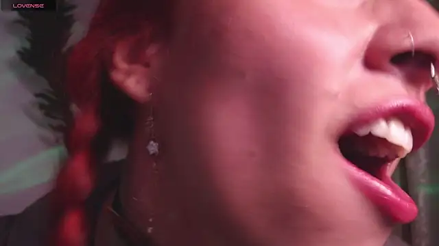 Snapshot of bri_von_dhara__ chatting on 11.25.25 bri von dhara online show from 11.25.25