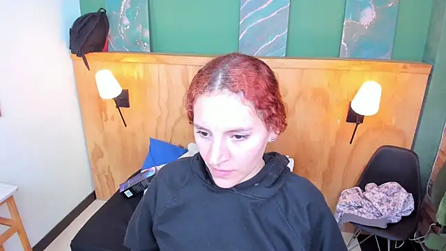 Snapshot of aliceandsia chatting on 01.05.26 aliceandsia online show from 01.05.26