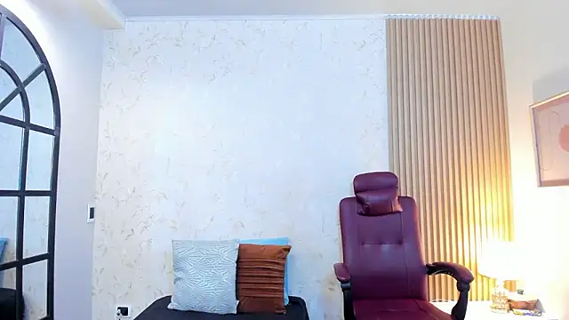 Snapshot of aliceandsia chatting on 02.02.26 aliceandsia online show from 02.02.26