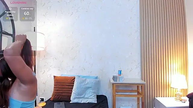 Snapshot of aliceandsia chatting on 02.04.26 aliceandsia online show from 02.04.26