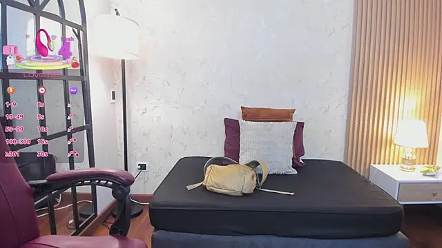 Snapshot of aliceandsia chatting on 02.25.26 aliceandsia online show from 02.25.26