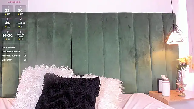 Snapshot of kittyy_milk_001 chatting on 10.23.25 kittyy milk 001 online show from 10.23.25