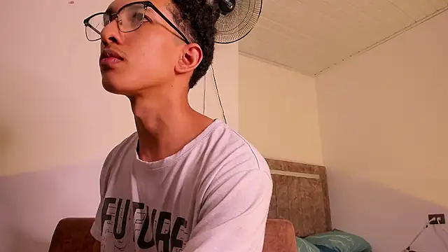 Snapshot of Cj_davis_ chatting on 10.04.25 Cj davis online show from 10.04.25