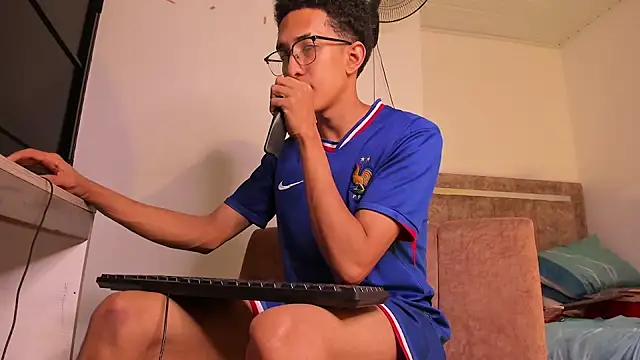 Snapshot of Cj_davis_ chatting on 10.05.25 Cj davis online show from 10.05.25