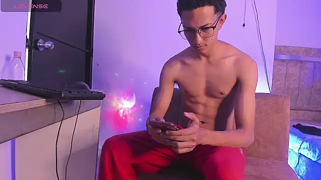 Snapshot of Cj_davis_ chatting on 10.12.25 Cj davis online show from 10.12.25