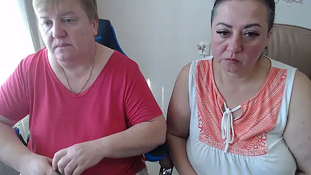 Snapshot of Bertie_Adeline chatting on 09.26.25 Bertie Adeline online show from 09.26.25