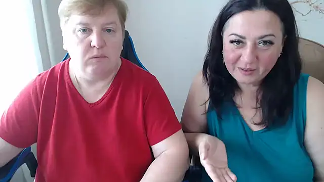 Snapshot of Bertie_Adeline chatting on 09.28.25 Bertie Adeline online show from 09.28.25