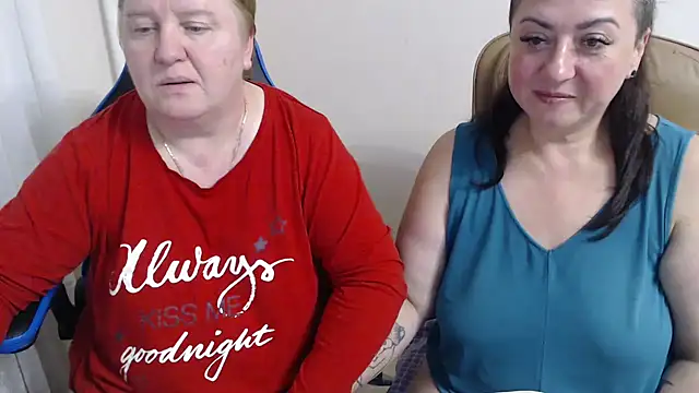 Snapshot of Bertie_Adeline chatting on 10.08.25 Bertie Adeline online show from 10.08.25