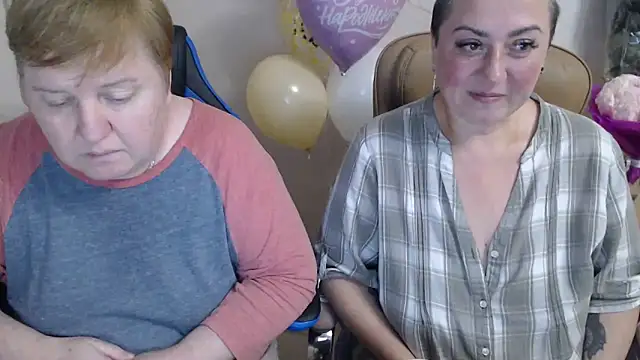 Snapshot of Bertie_Adeline chatting on 10.16.25 Bertie Adeline online show from 10.16.25