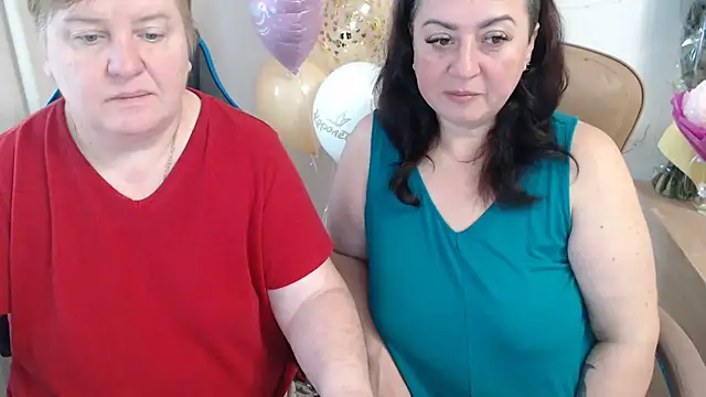 Snapshot of Bertie_Adeline chatting on 10.18.25 Bertie Adeline online show from 10.18.25