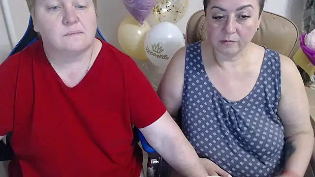 Snapshot of Bertie_Adeline chatting on 10.18.25 Bertie Adeline online show from 10.18.25