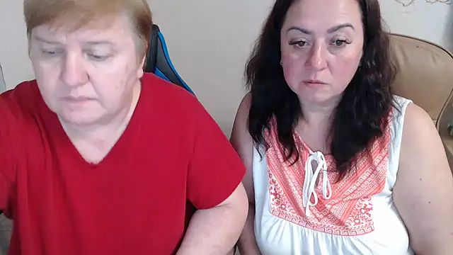 Snapshot of Bertie_Adeline chatting on 10.30.25 Bertie Adeline online show from 10.30.25